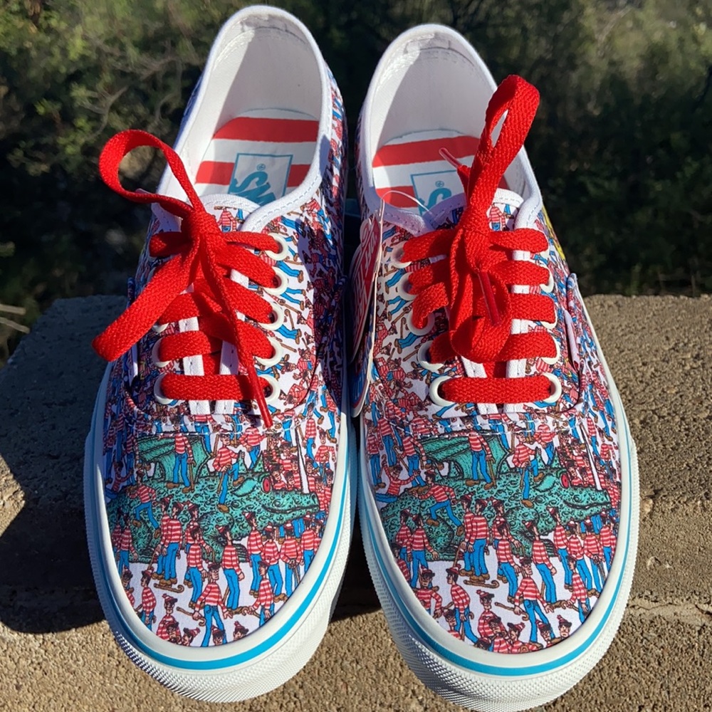 New “WHERE’S WALDO” Vans Authentic - Picture 2 of 16